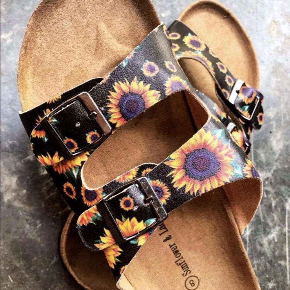 NWOT Sunflower Sandals Buckle Size 9